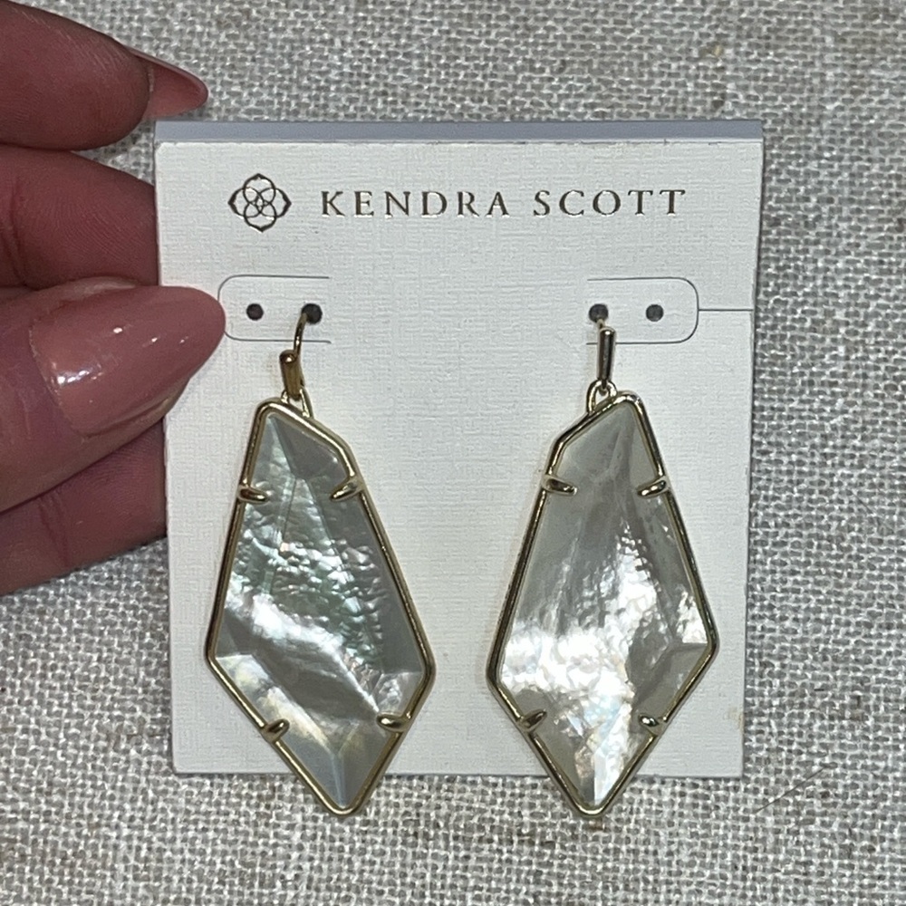 Kendra Scott earrings. New, never worn!